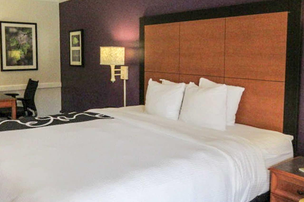 Quality & - Ashley Phosphate Hotel